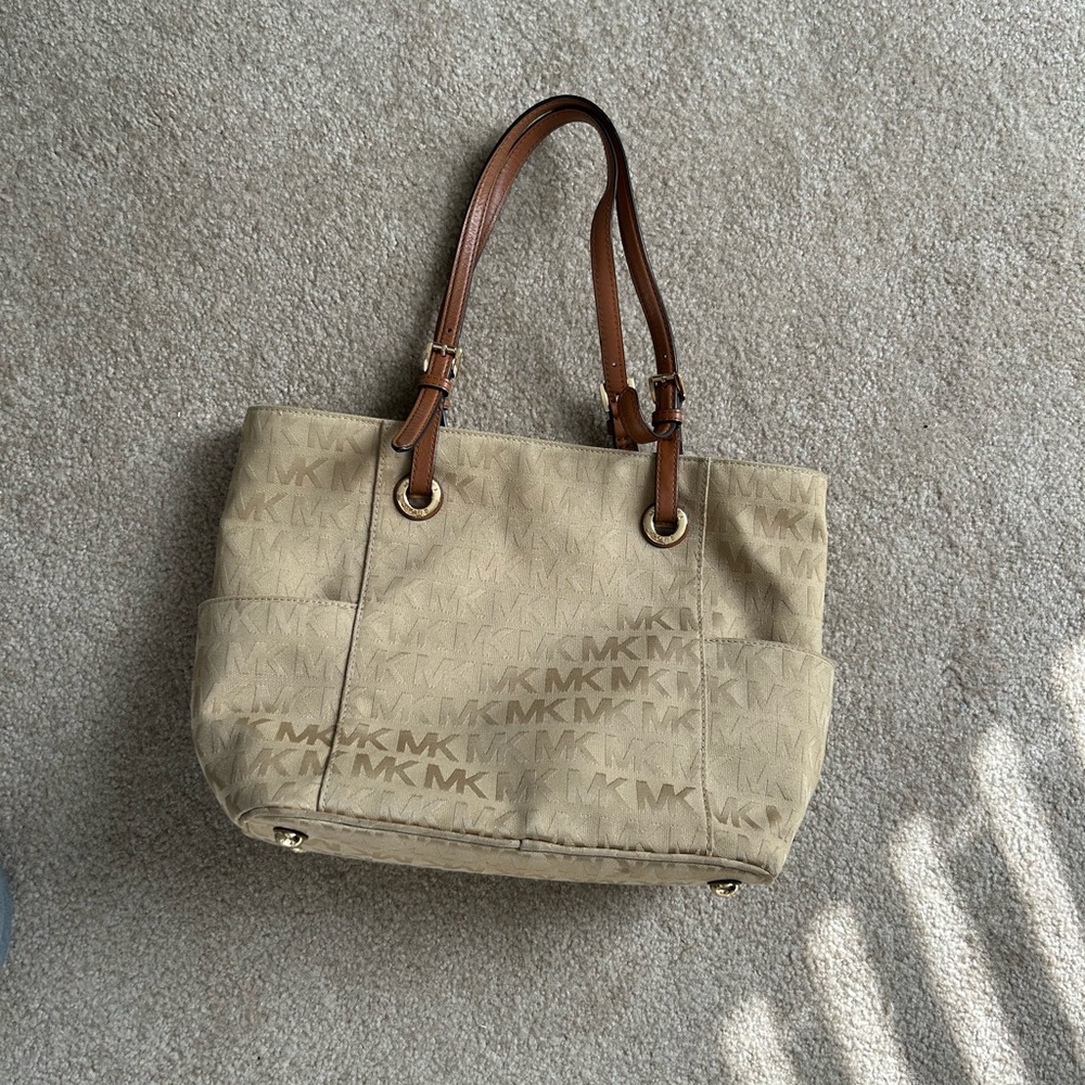 Michael Kors bag - Picture 3 of 8